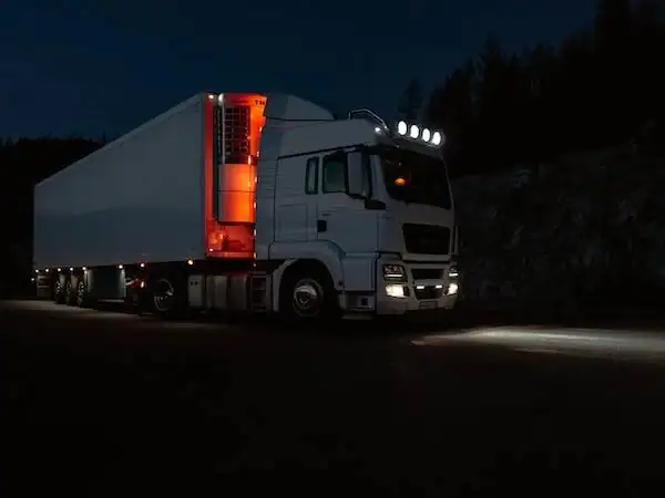 how to insulate a truck topper- how to insulate a truck cap- truck cap types - benefits of truck cap insulation