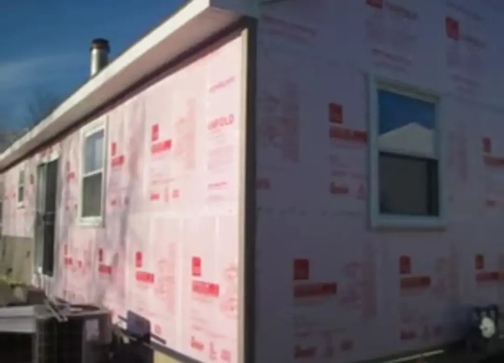 Fanfold roofing and fanfold siding - installing fanfold insulation vinyl siding