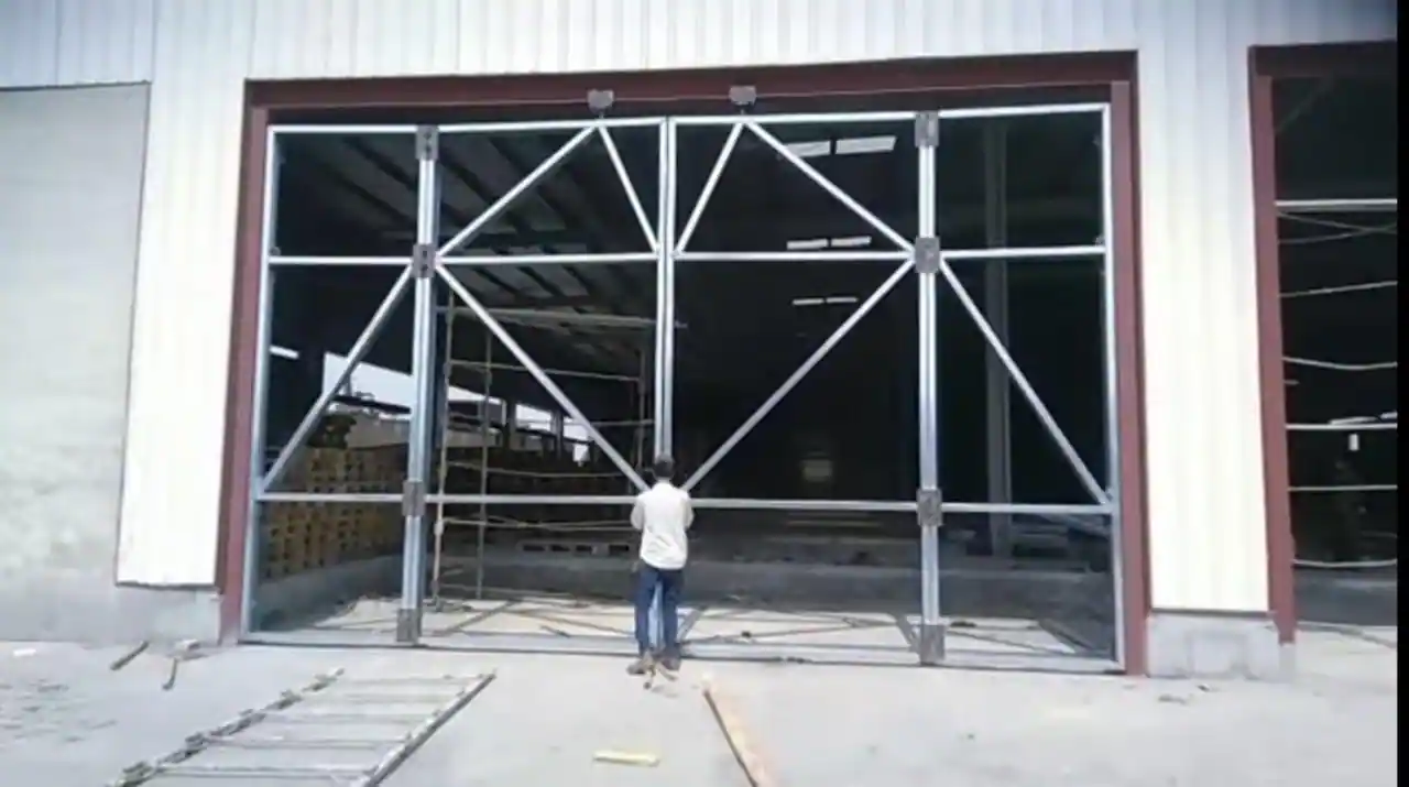 warehouse door insulation/ benefits of door insulation/ warehouse roll up door insulation / best door insulation